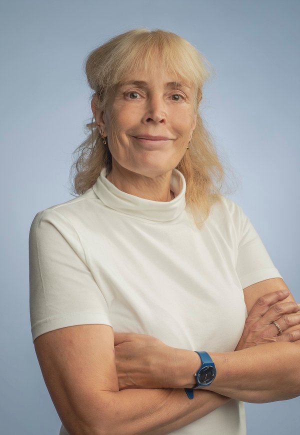 Das Bild zeigt die Schulleiterin Ina Madlener