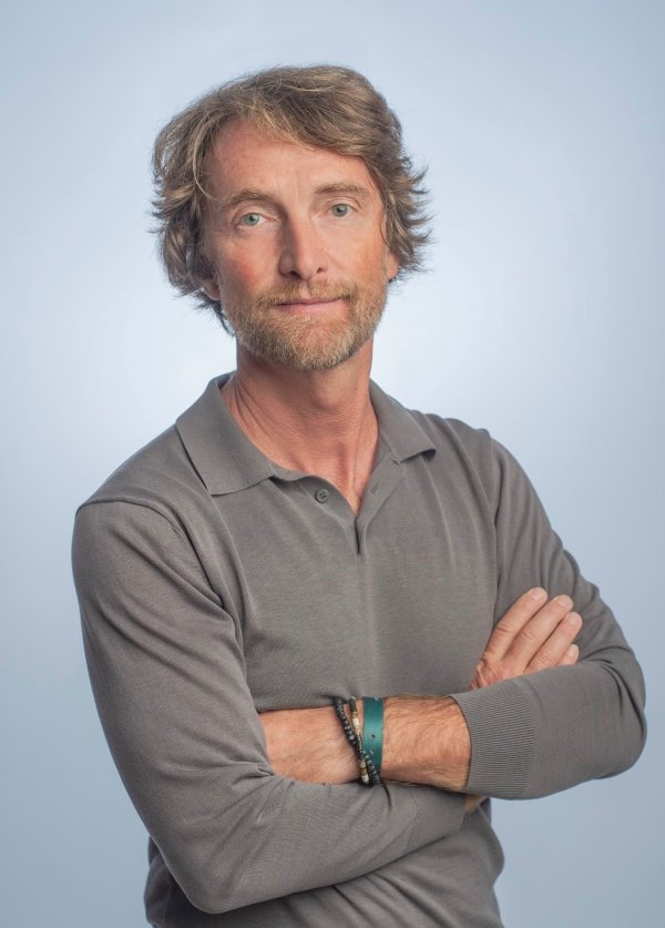 Das Bild zeigt die stellvertretende Schulleitung Sascha Mühlegg