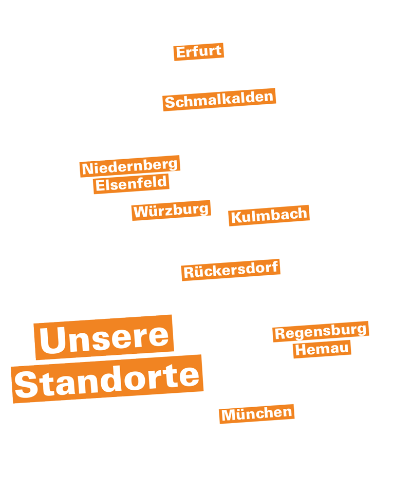 Die Infografik illustriert die Standorte der Blindeninstitutsstiftung in Bayern und Thüringen. Diese sind von Nord nach Süd: Erfurt, Schmalkalden, Niedernberg, Elsenfeld, Würzburg, Kulmbach, Rückersdorf, Regensburg, Hemau, München