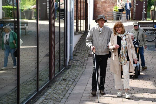Öffentliche Wege der Stadt Marktheidenfeld wurden vom Modellprojekt und den teilnehmenden Bürgerinnen und Bürger auf ihre Barrierefreiheit geprüft