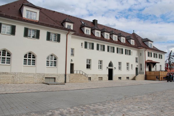 Das Gebäude in der Nürnberger Straße in Hemau von außen