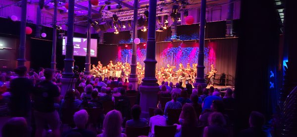 Ein großes Publikum war während des Auftritts von Studio D im Kulturforum dabei.
