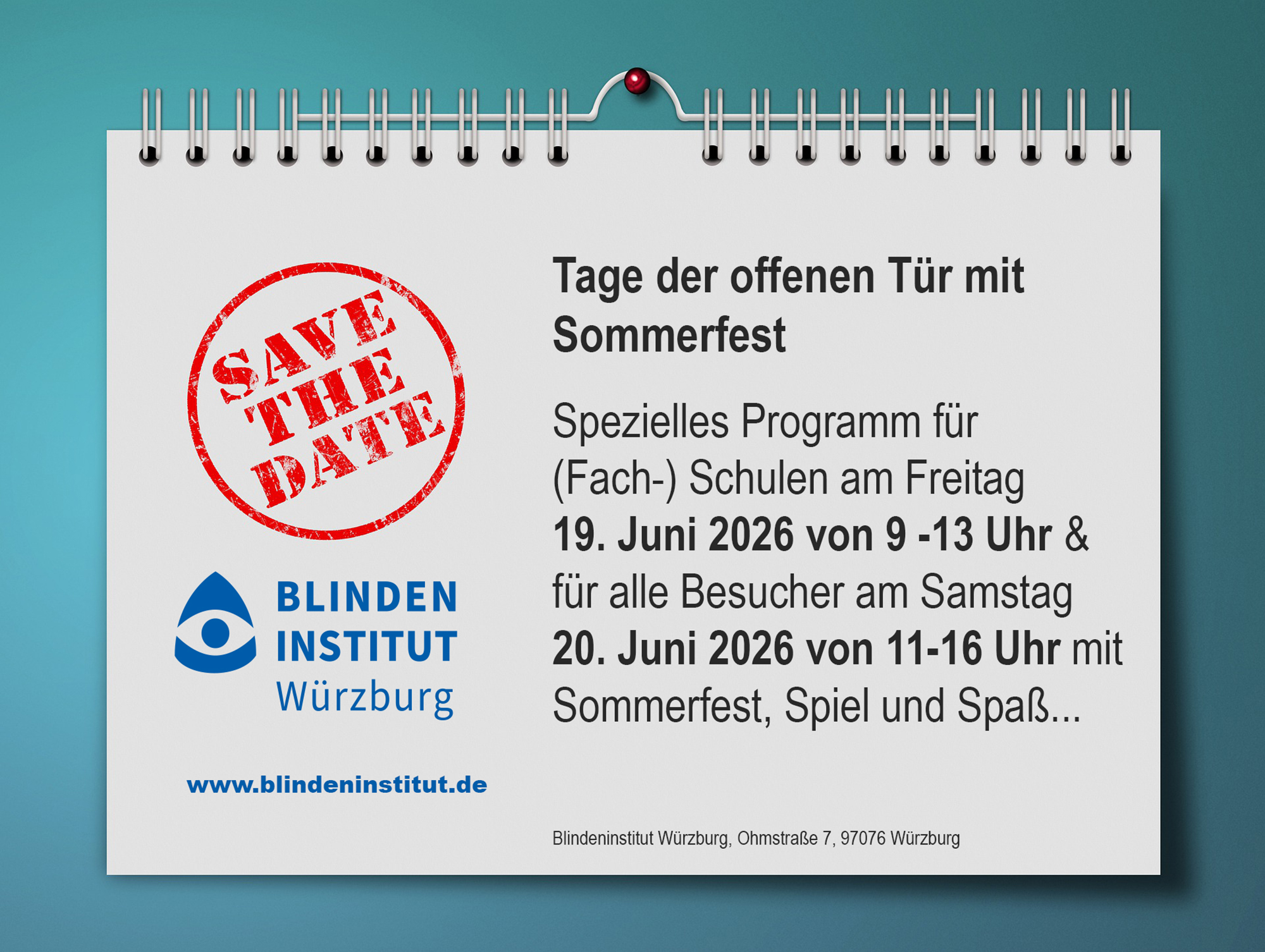 Ein Notizzettel mit Stempel Save the date und Hinweis zu den Tagen der offenen Tür