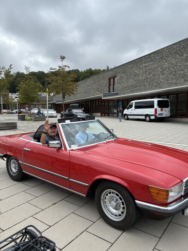 Rotes Oldtimer Cabrio