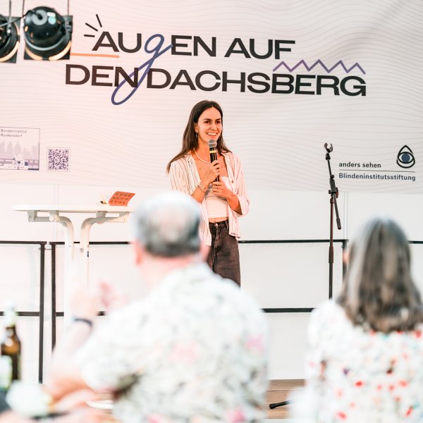 Der Abend wurde von Nadine Tiryaki-Zeeb moderiert.