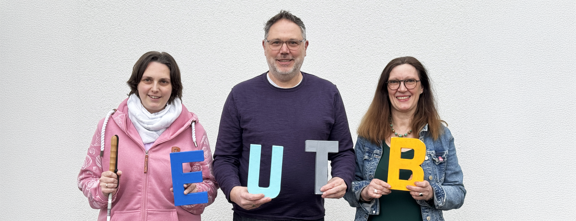 Ein Foto welches die drei Teammitglieder der  Teilhabeberatungstelle zeigt