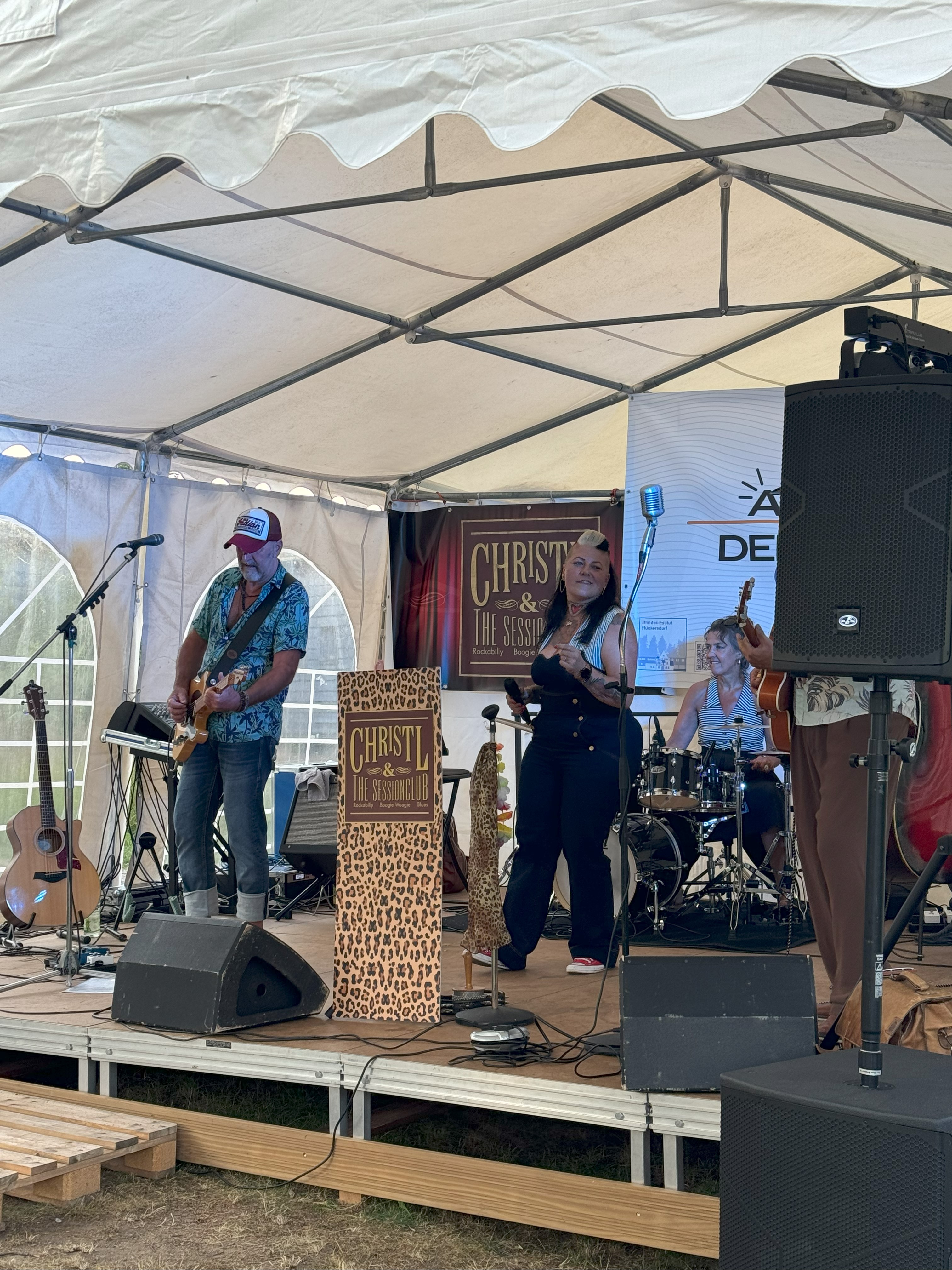 Die Musikgruppe Christl and the Session Club sorgte bei der Auftaktveranstaltung von Augen auf den Dachsberg für beste Stimmung.