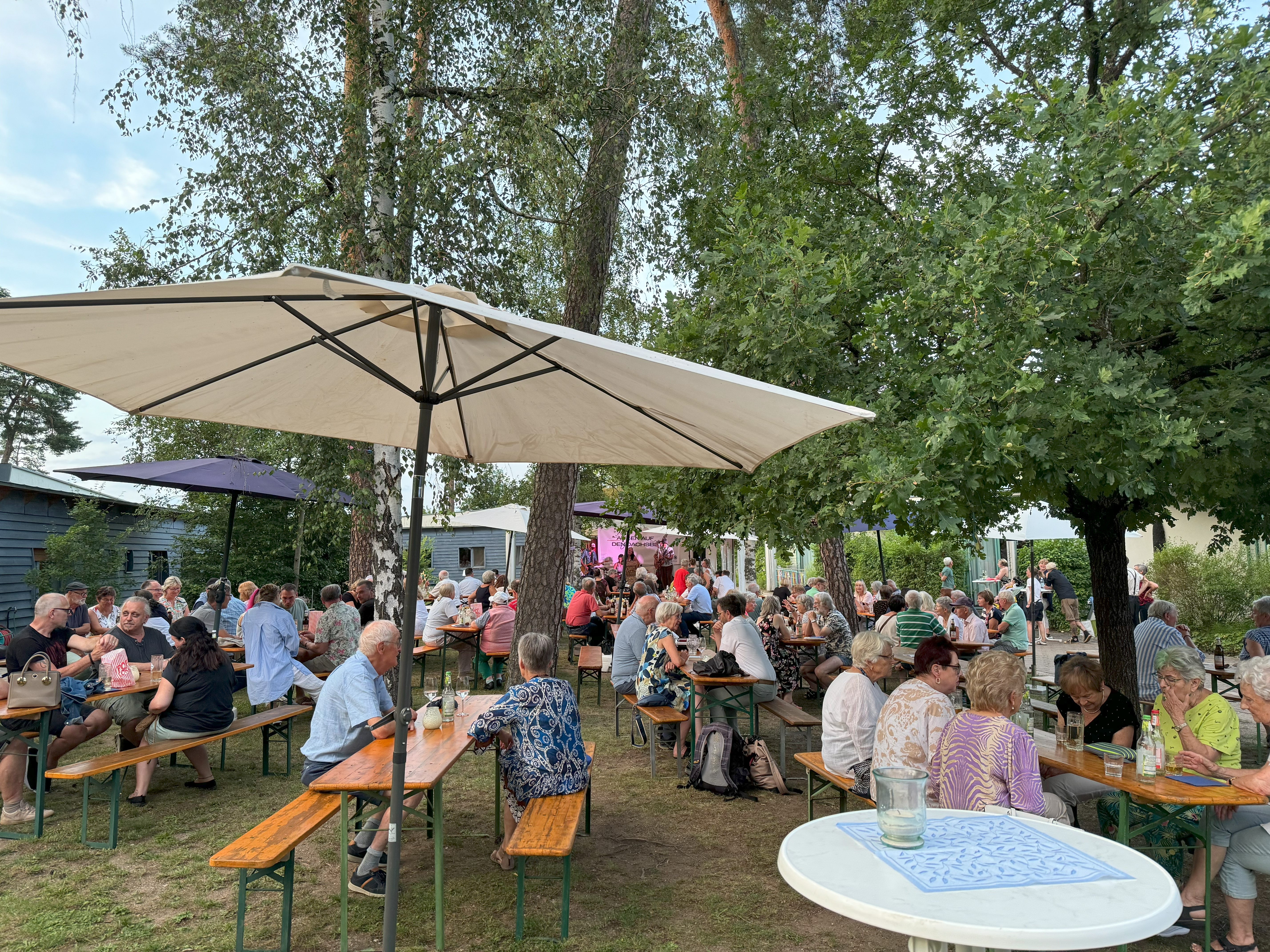 Christl and the Session Club begeisterten mit ihrer Musik bei Augen auf den Dachsberg.