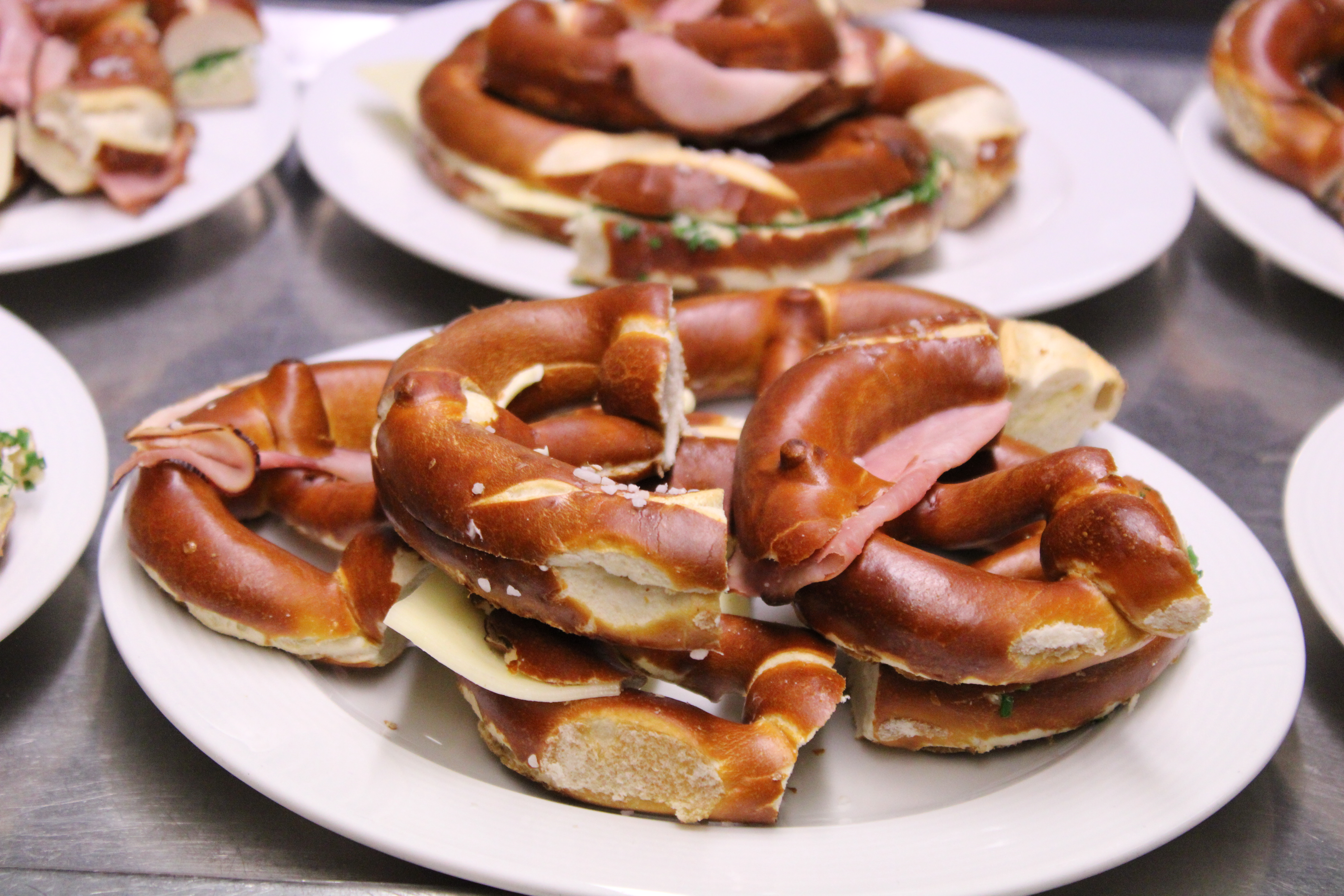 Augen auf den Dachsberg - Kabarett, Krimi und ein Mord am 22. November 2024. 