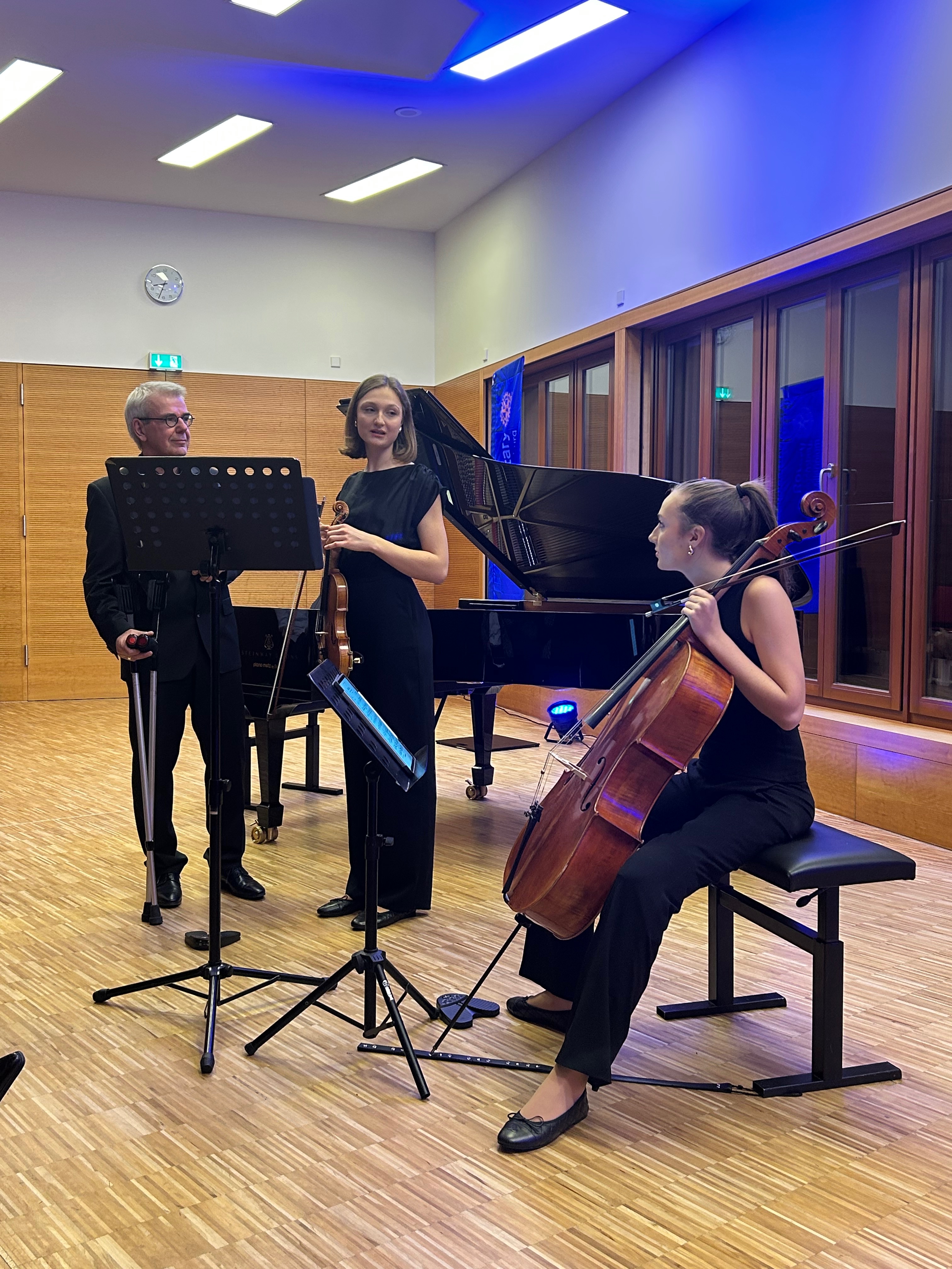 Streicherduo der Geschwister Anna und Lena Manz