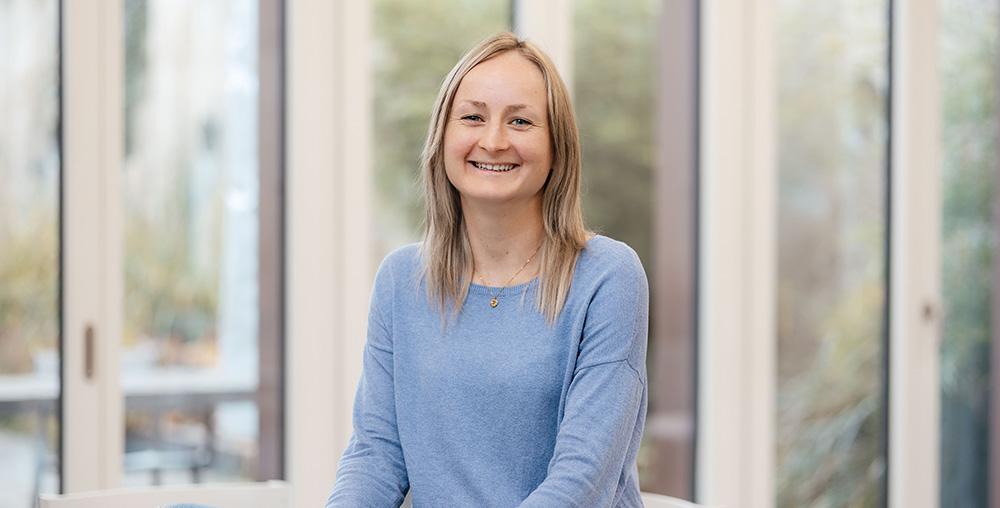 Ein Portraitfoto von Sabine Trimpl.