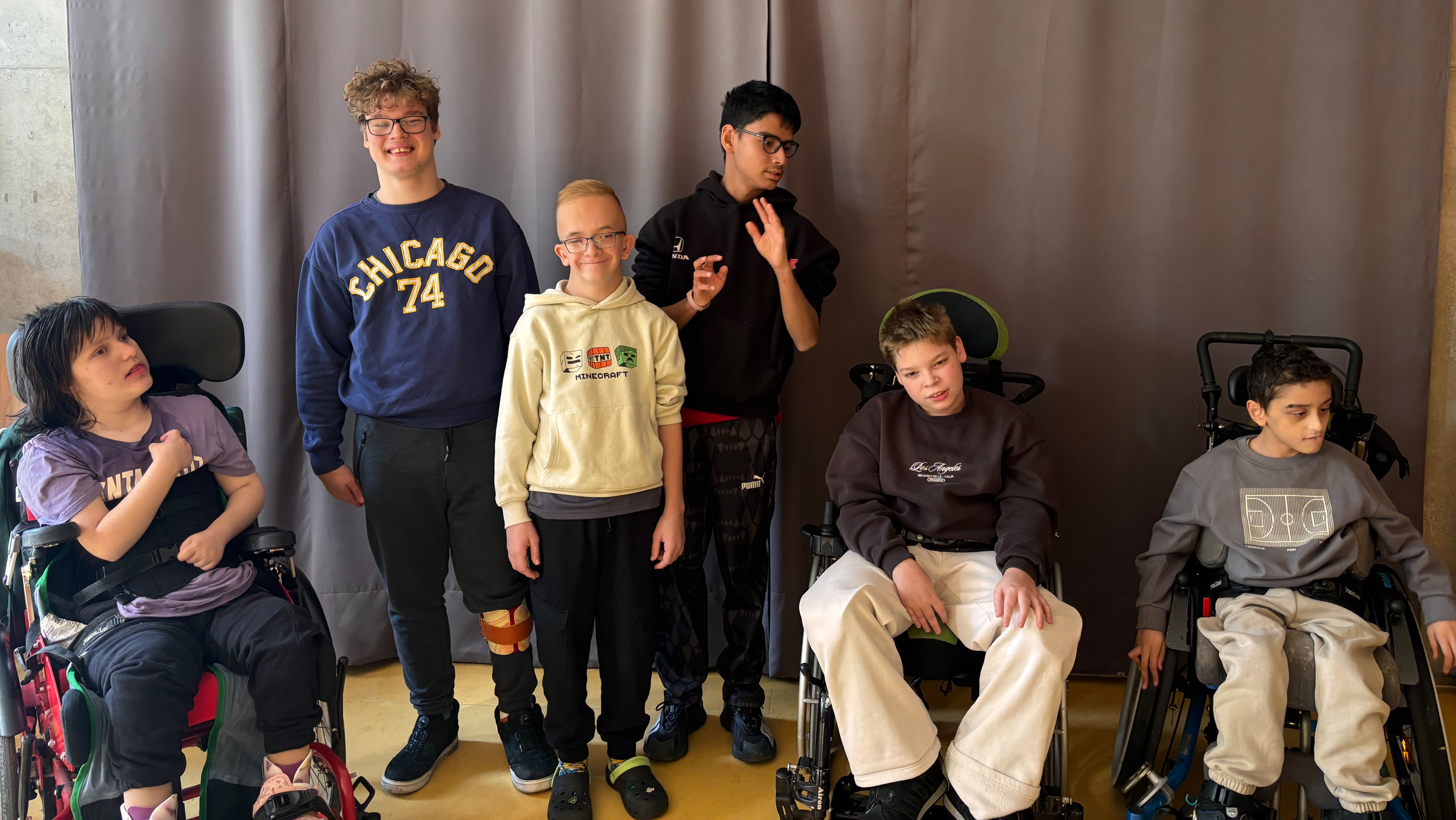 Die zur SMV gewählten Schüler*innen des Blindeninstituts Rückersdorf.