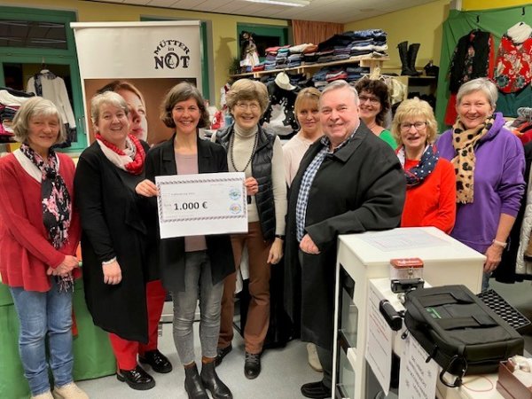 Spendenübergabe des Second-Hand-Ladens Wörth a.d. Donau an die Frühförderung