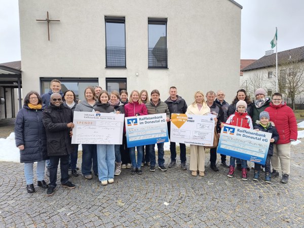Spendenübergabe in Preith