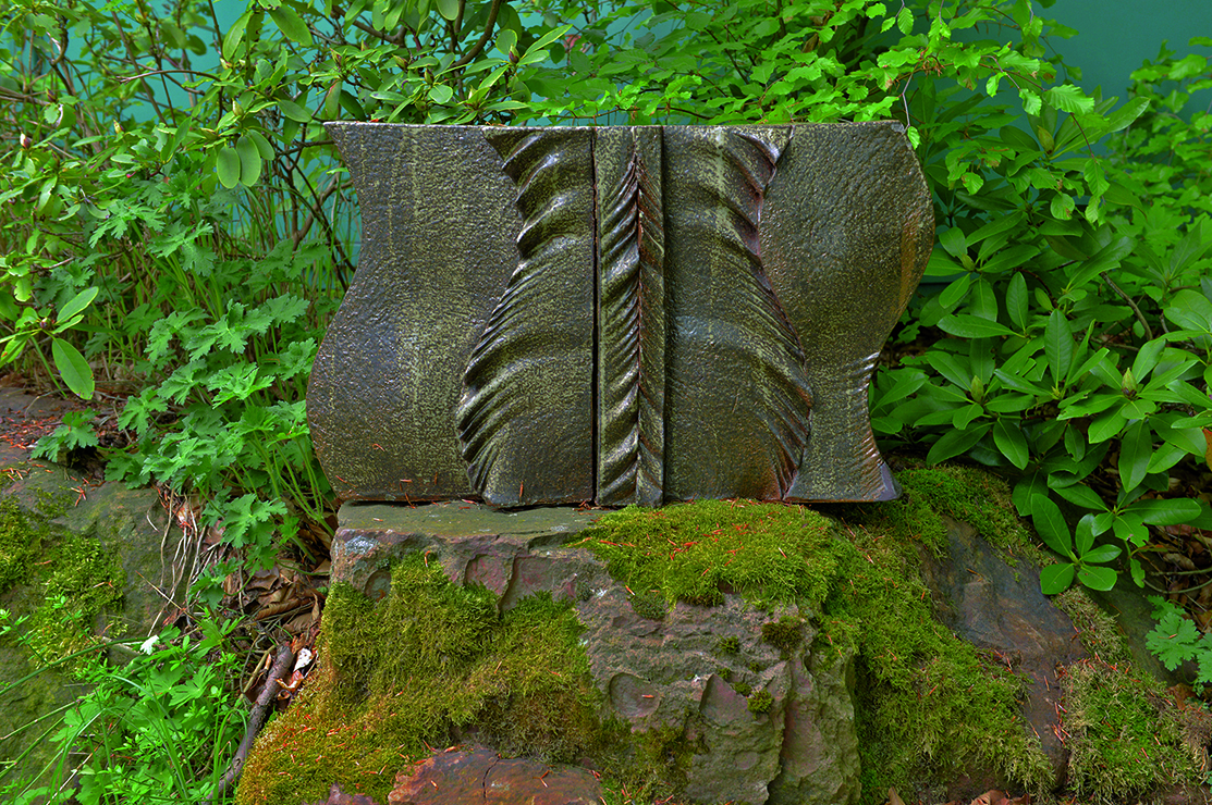 Das Kunstobjekt von Wilhelm und Elly Kuch im Park des Blindeninstituts Rückersdorf.